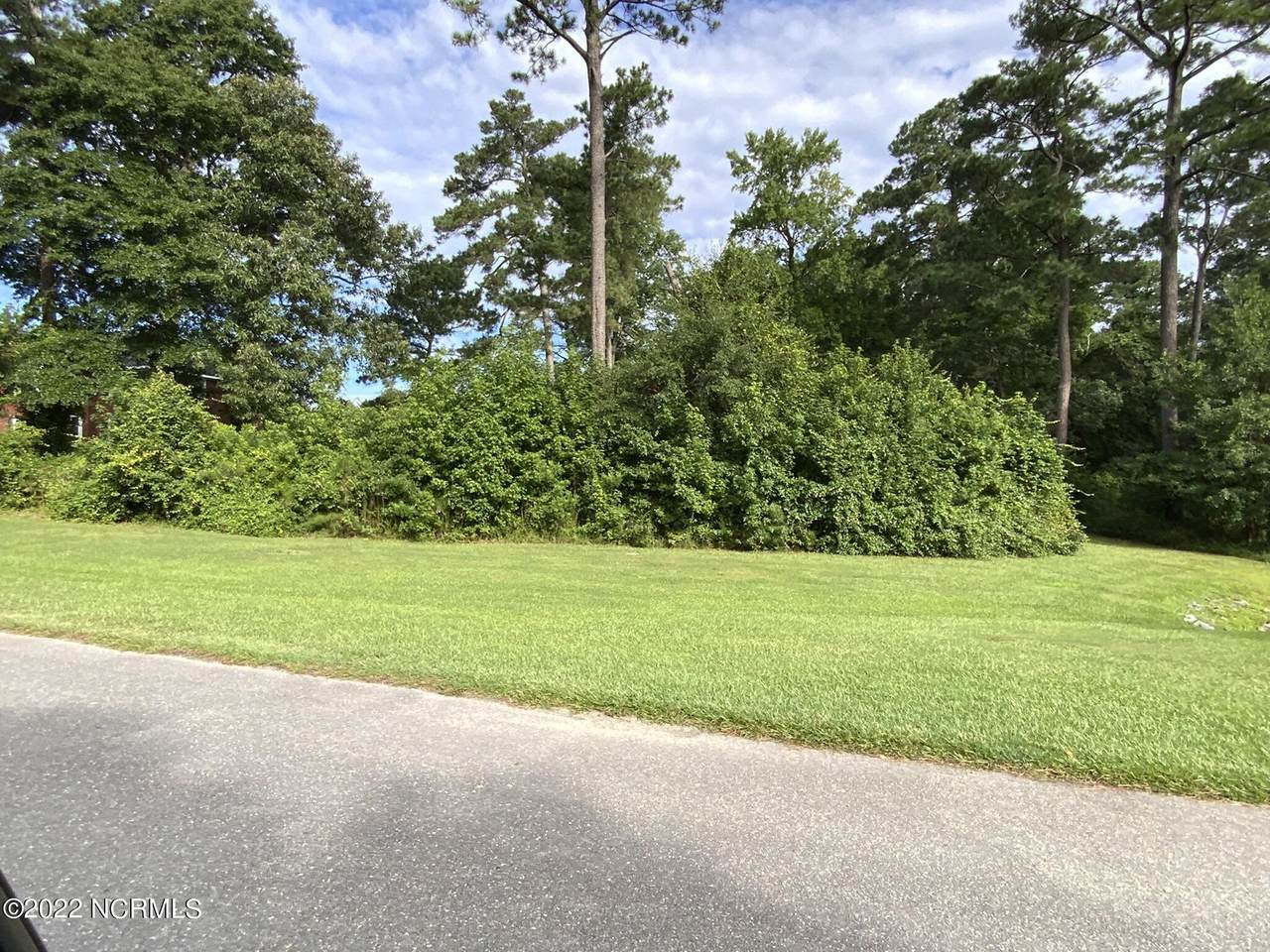 113 Breezewood Drive - Photo 1