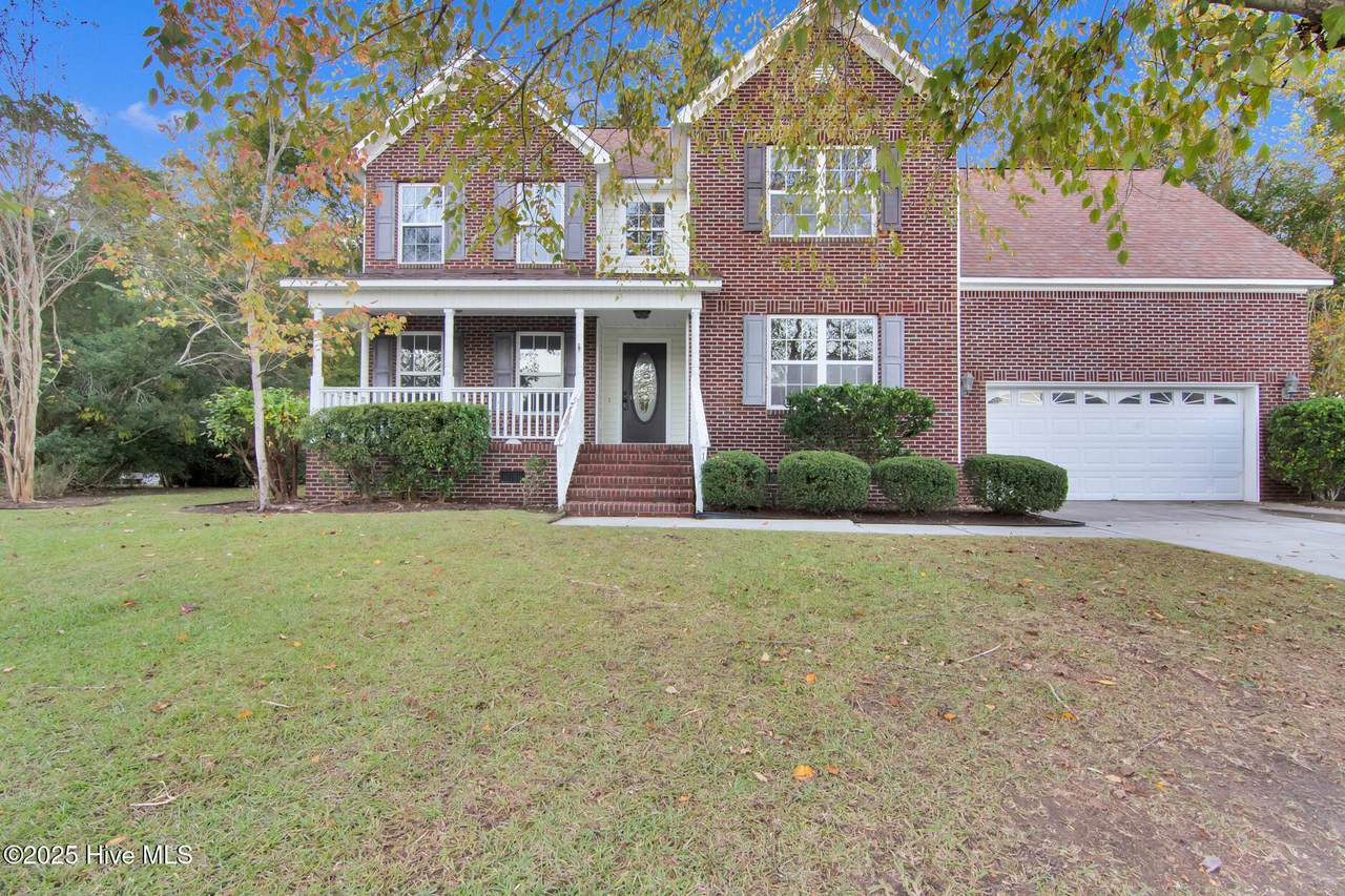 102 Huntington Court - Photo 1