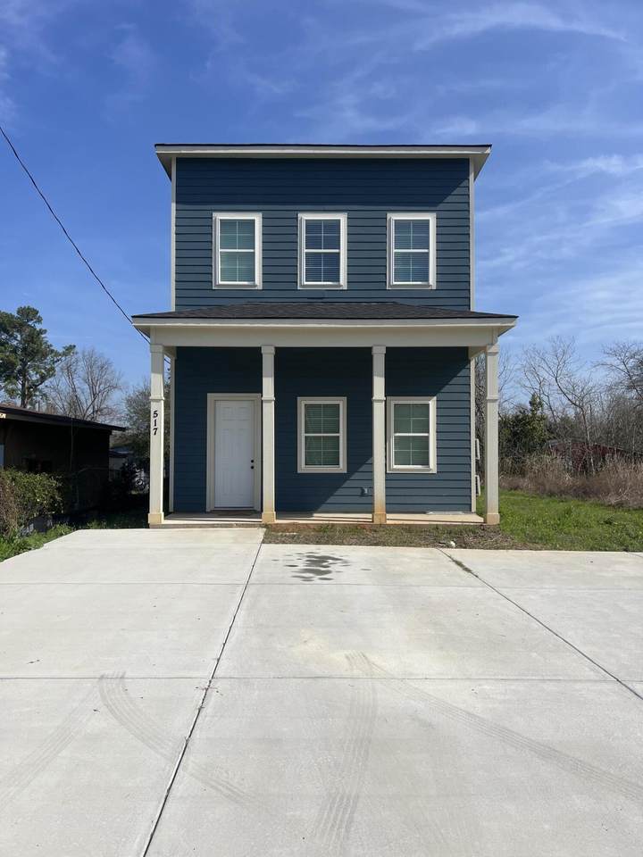 517 Dupont Street - Photo 1