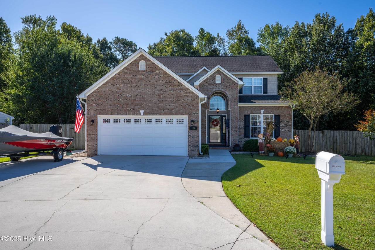 104 Highwood Court - Photo 1