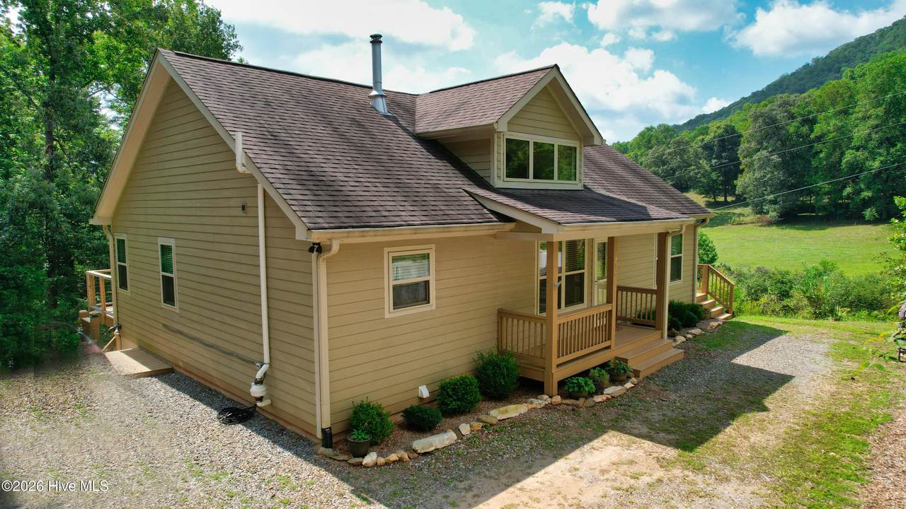 215 Kirby Lane - Photo 1