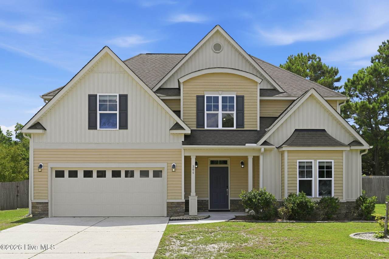 304 Plymouth Lane - Photo 1