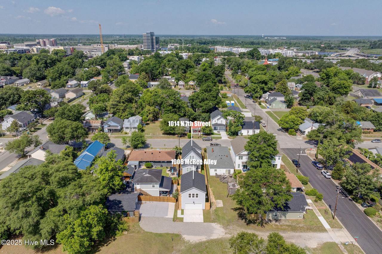 1014 7th Street - Photo 1