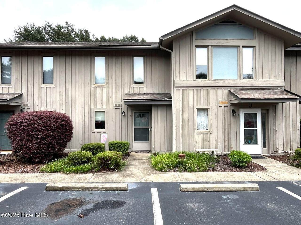 940 Linden Road - Photo 1