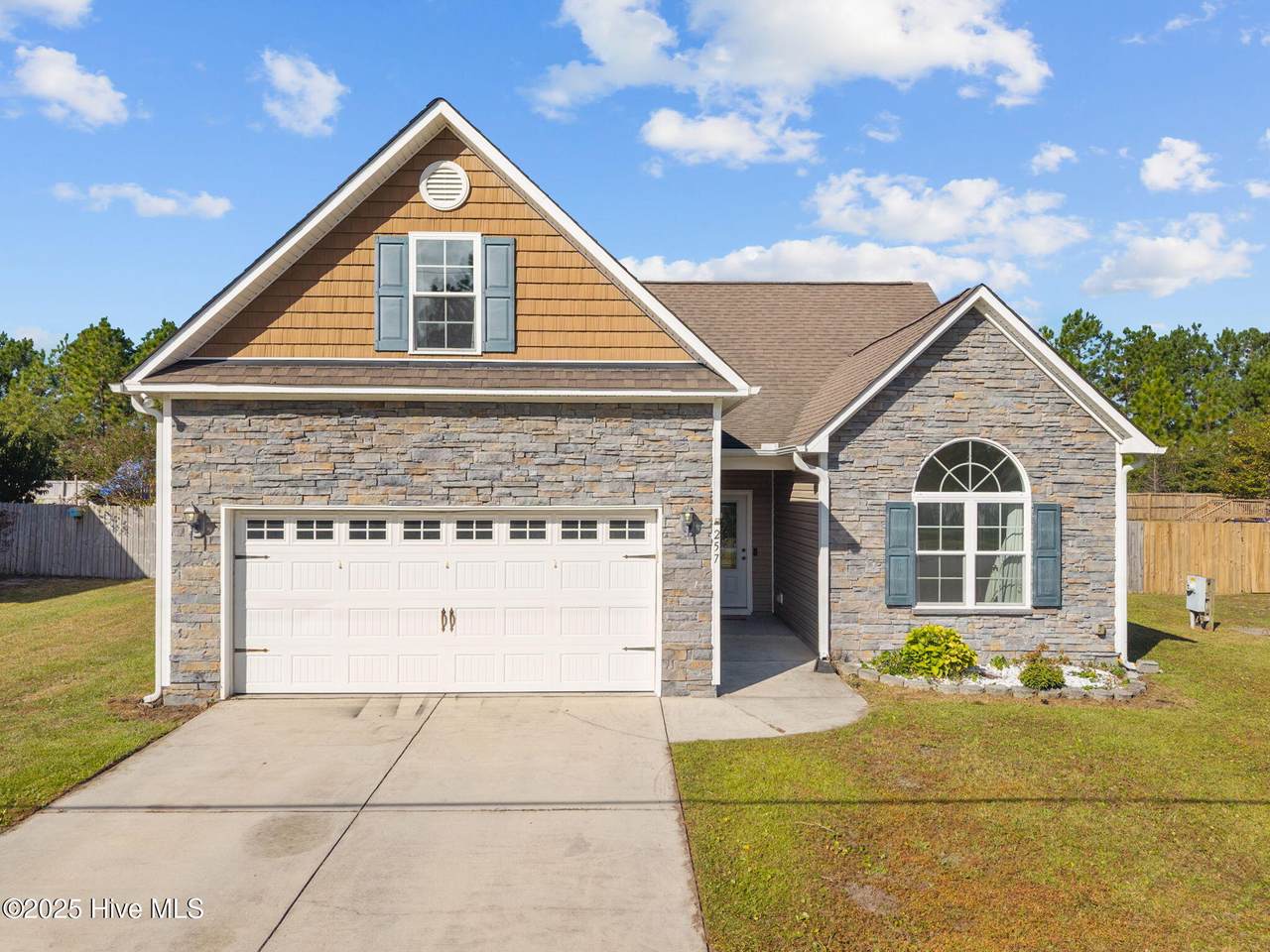 257 Ivybridge Drive - Photo 1