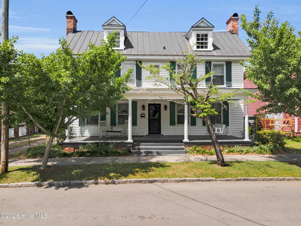 208 Johnson Street - Photo 1