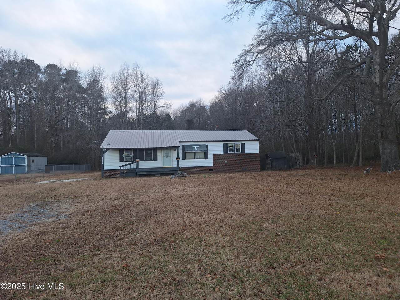 4472 Caratoke Highway - Photo 1