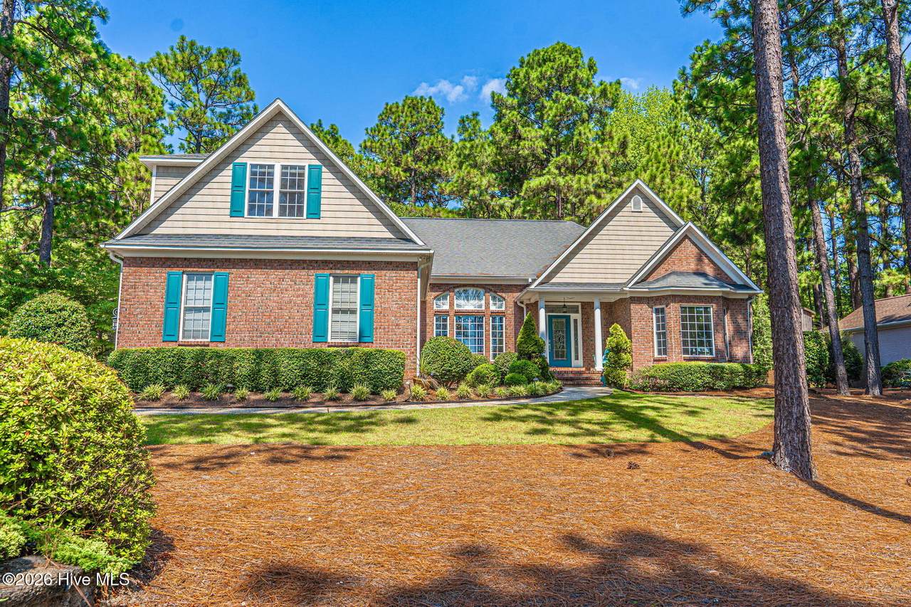 725 Lake Forest Drive - Photo 1