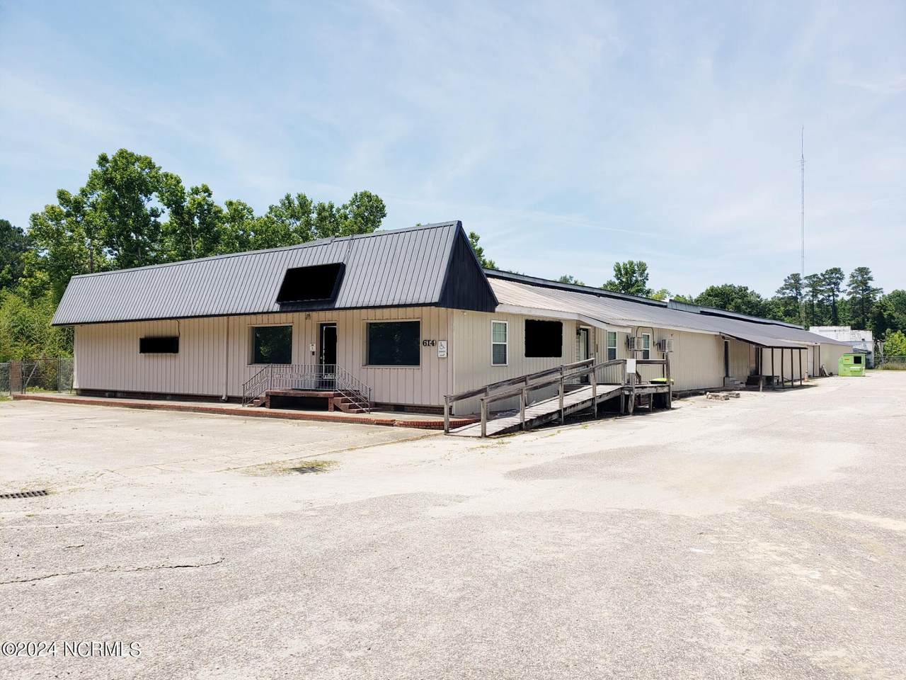 614 Washington Street - Photo 1