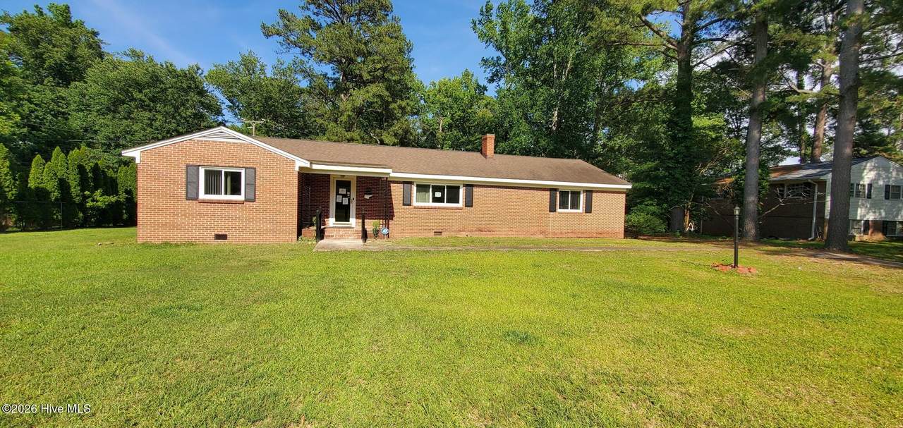 505 Lakeview Drive - Photo 1