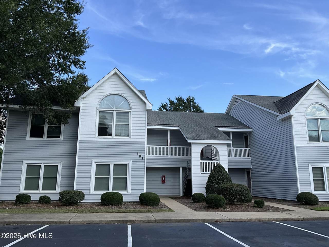 101 Victoria Court - Photo 1