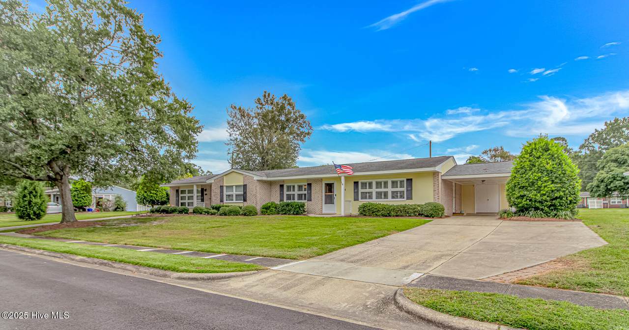 724 Sycamore Avenue - Photo 1