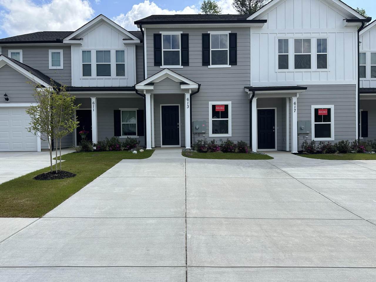 613 Caroline Court - Photo 1