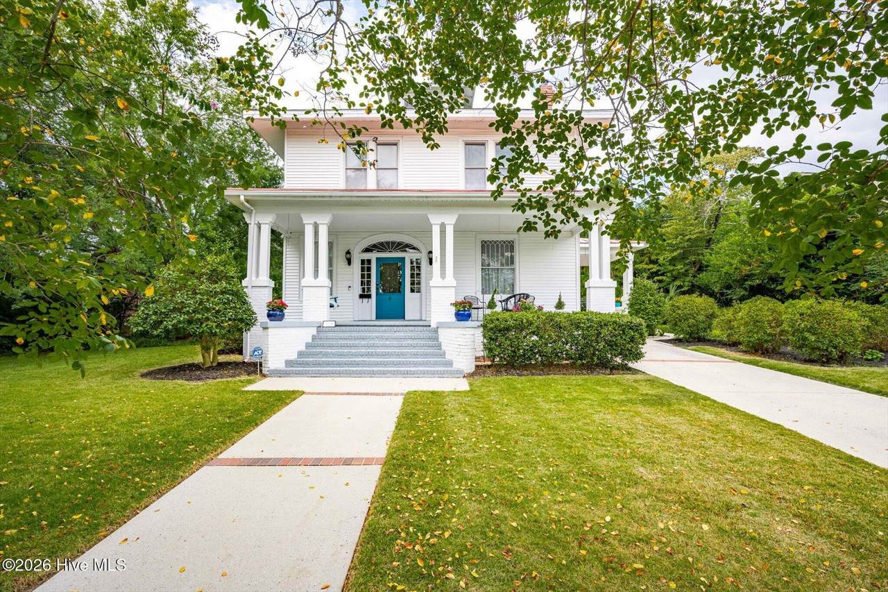 925 Heard Avenue - Photo 1