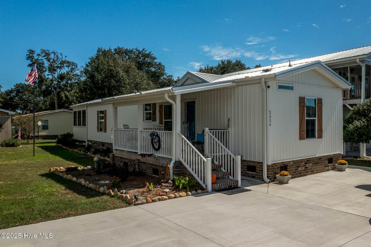 2356 Tanglewood Drive - Photo 1