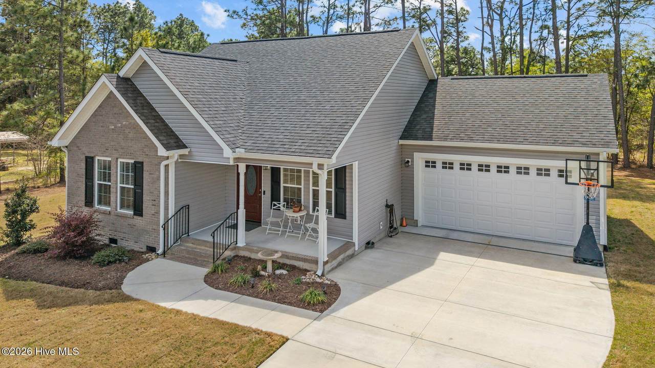 106 Walnut Avenue - Photo 1