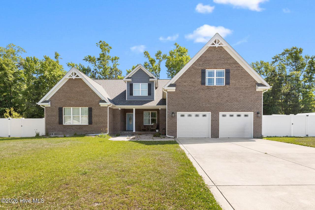 402 King Richard Court - Photo 1