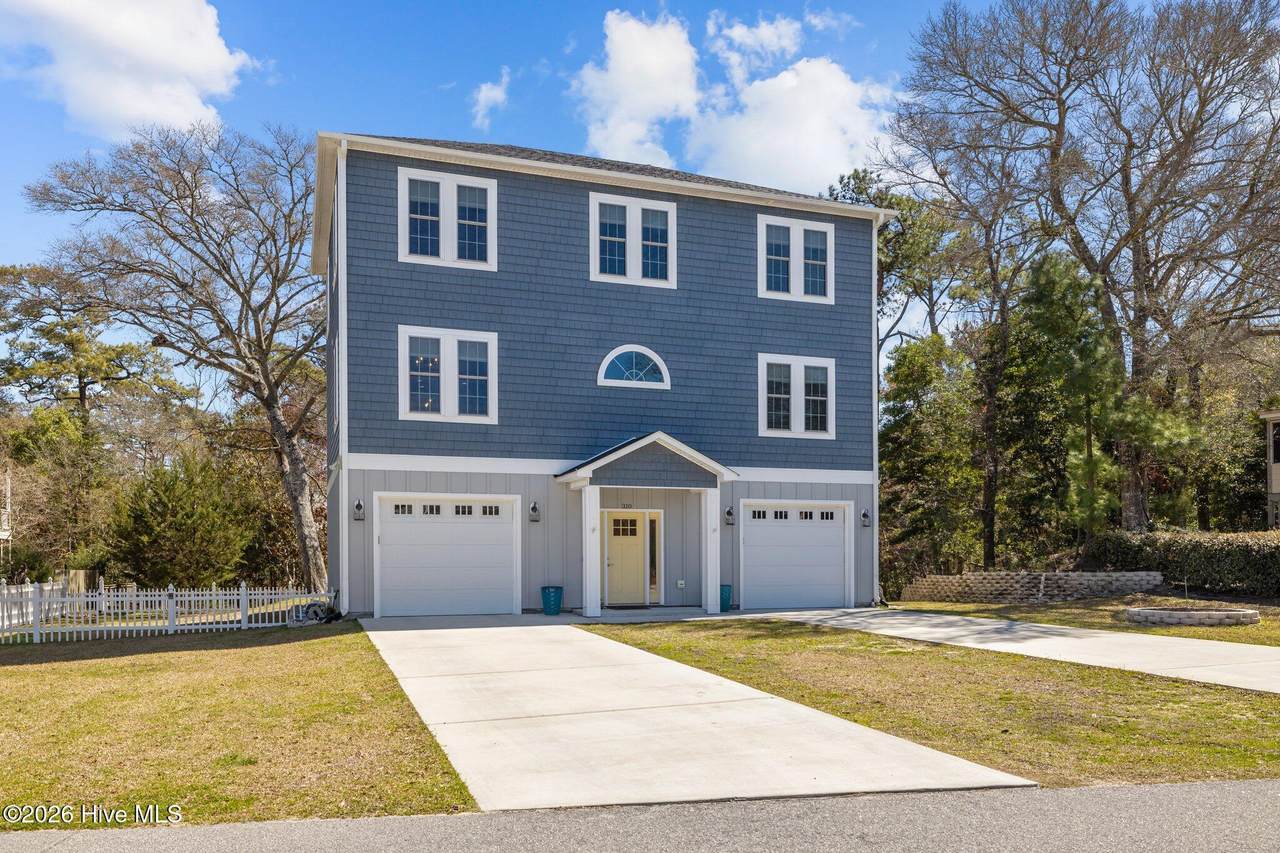 310 Lord Berkeley Drive - Photo 1