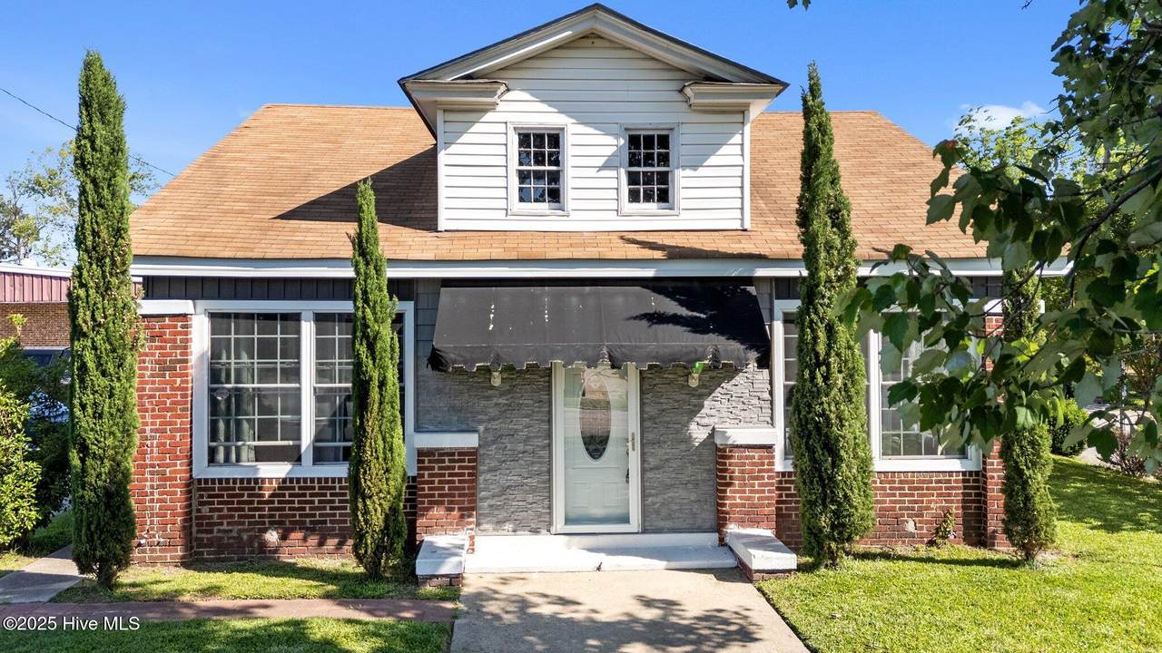 511 Herring Avenue - Photo 1