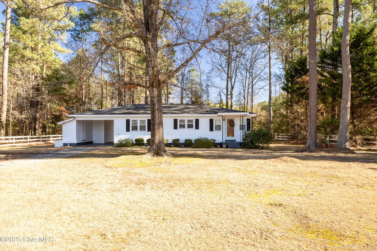 2907 Sivertsen Road - Photo 1