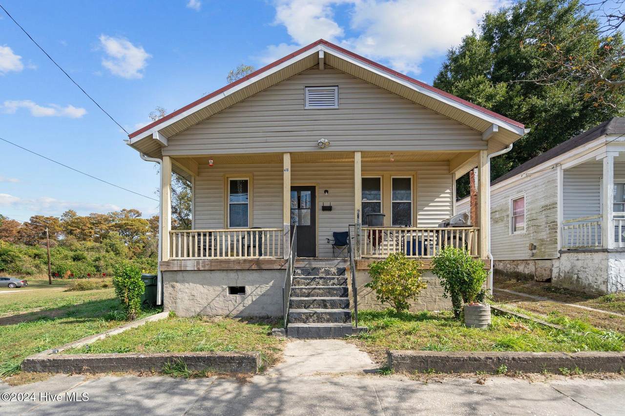 618 11th Street - Photo 1