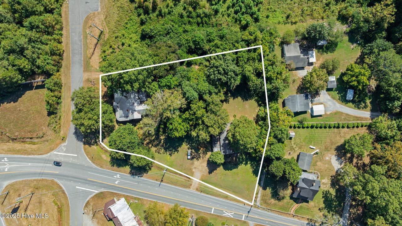 107 Belfast Road - Photo 1
