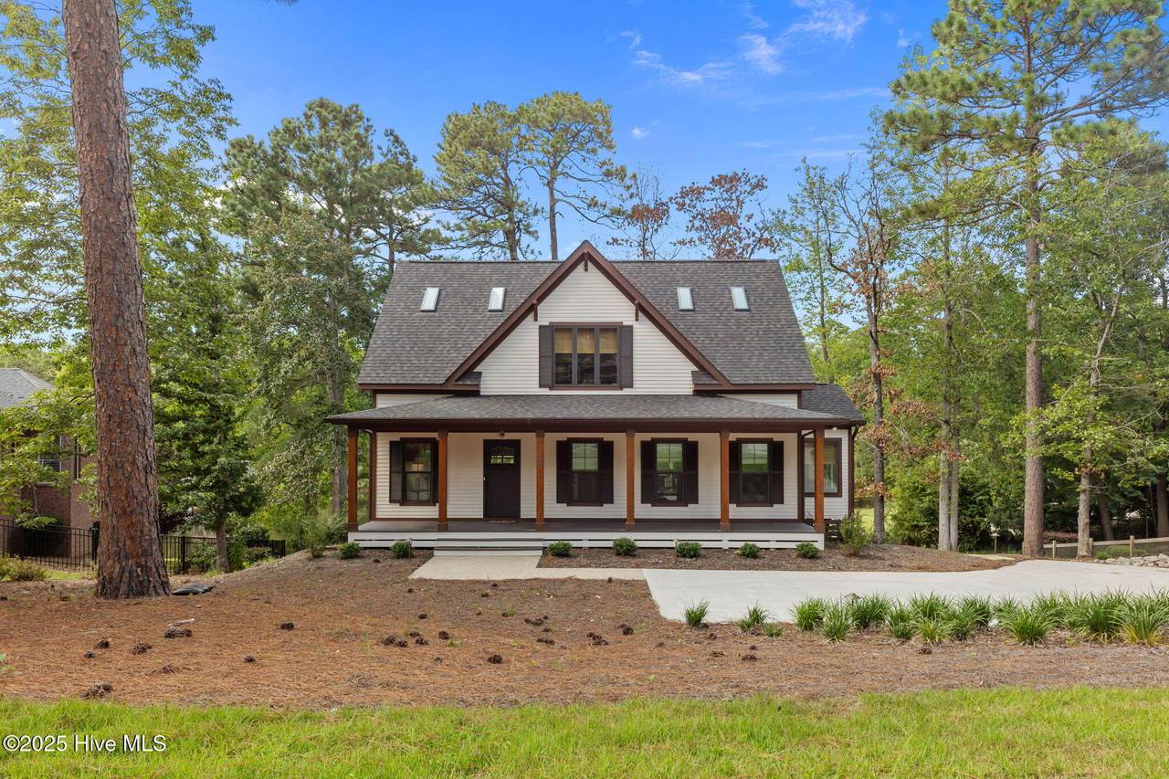 135 Lake Forest Drive - Photo 1