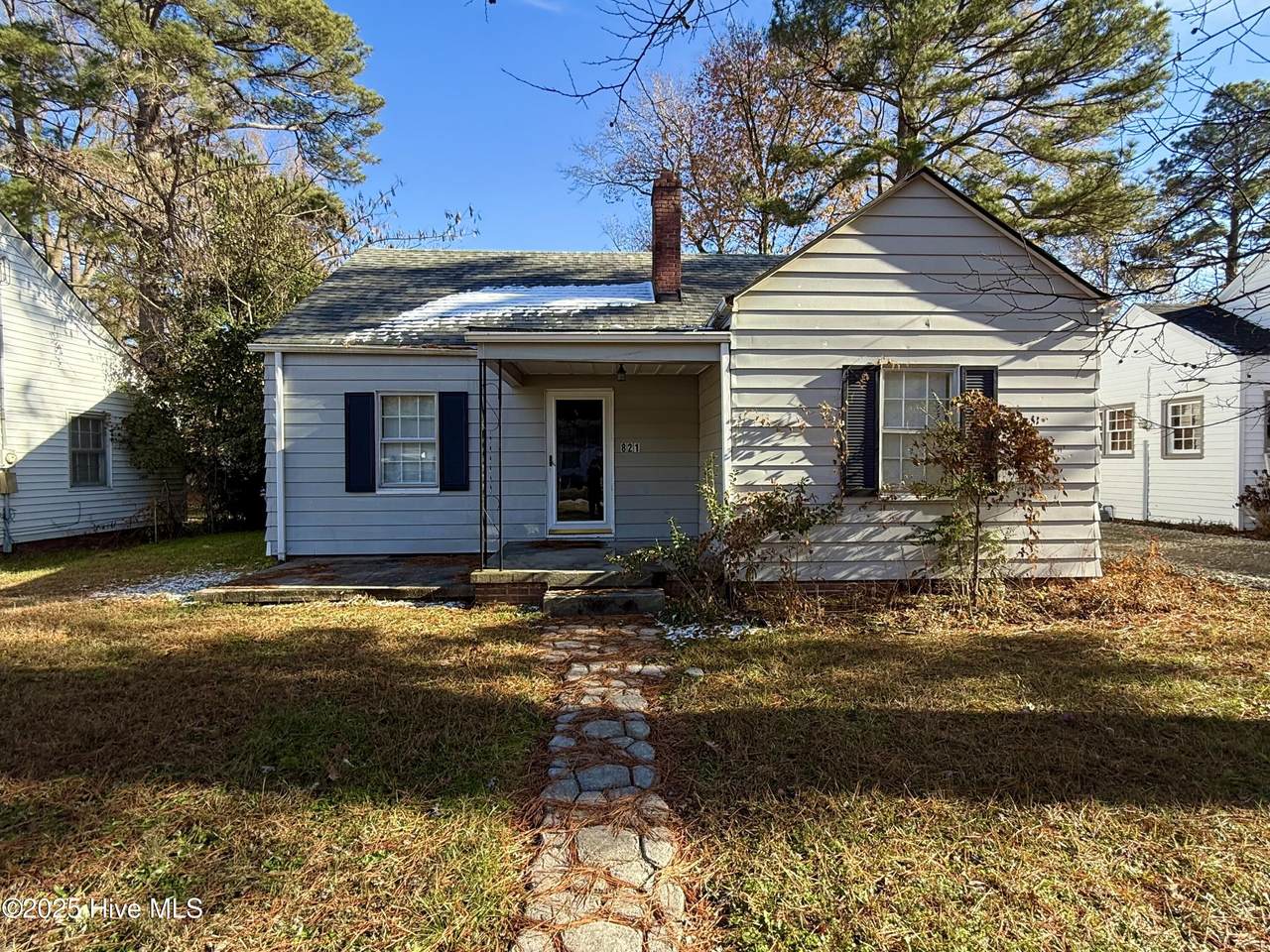 821 Pine Street - Photo 1