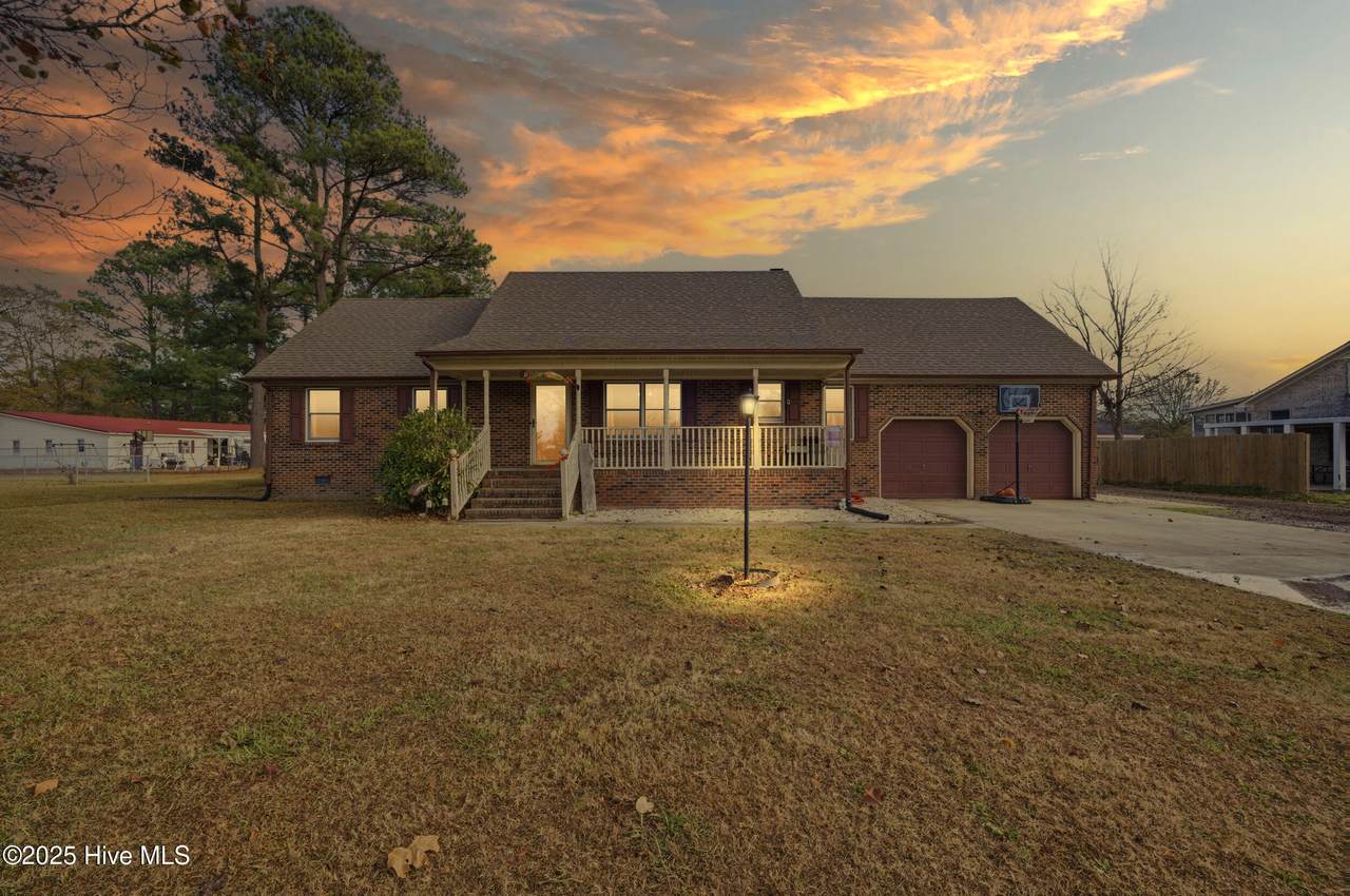 1801 Vine Street - Photo 1