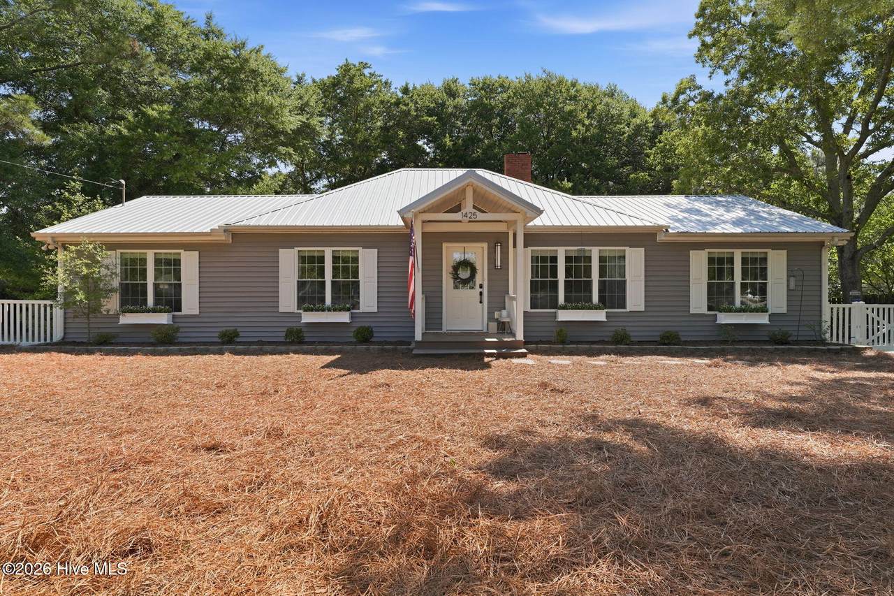 1425 Central Drive - Photo 1