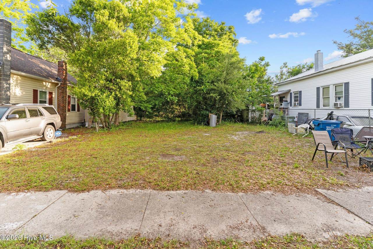 1015 Hall Street - Photo 1