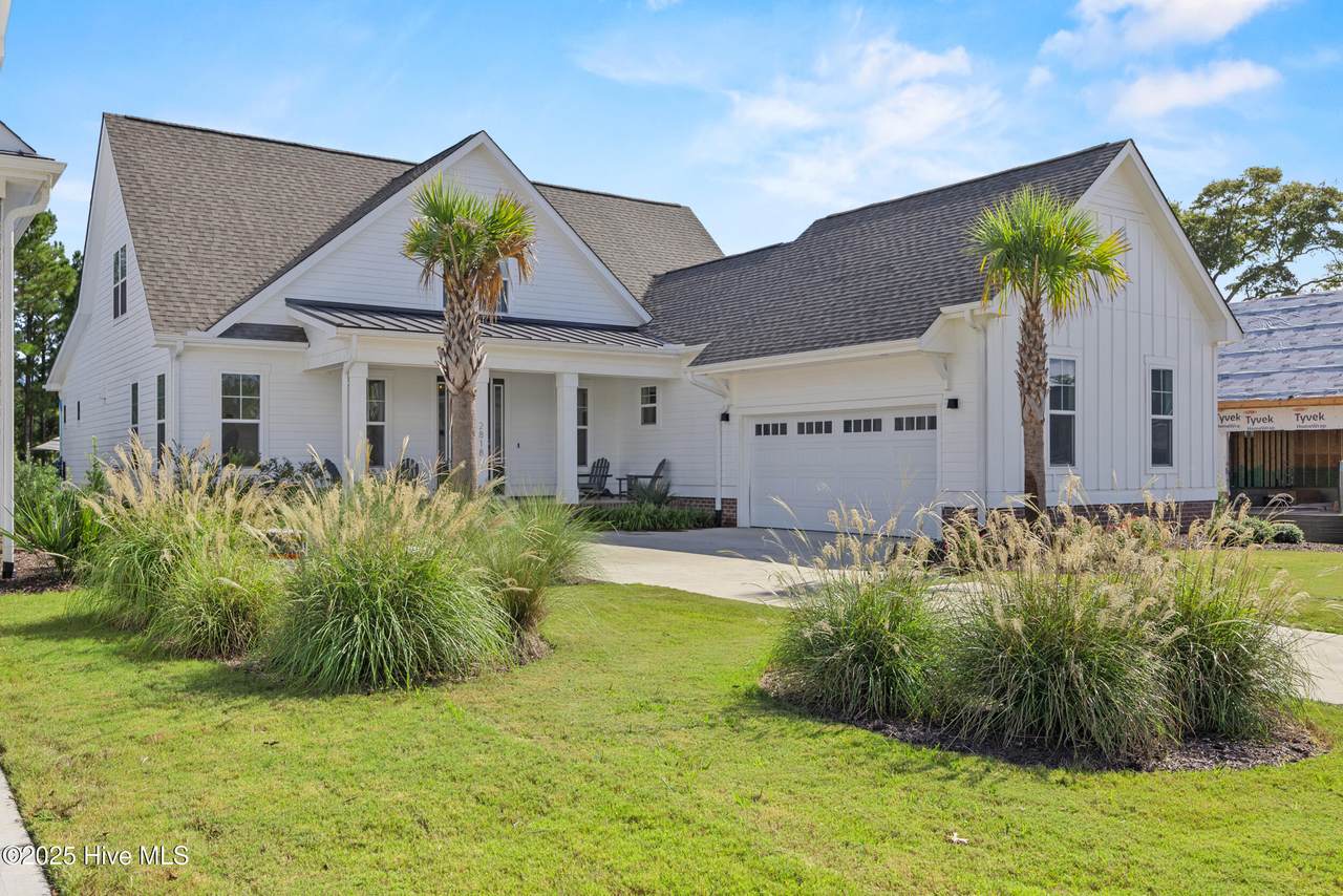 2818 Salvador Way - Photo 1
