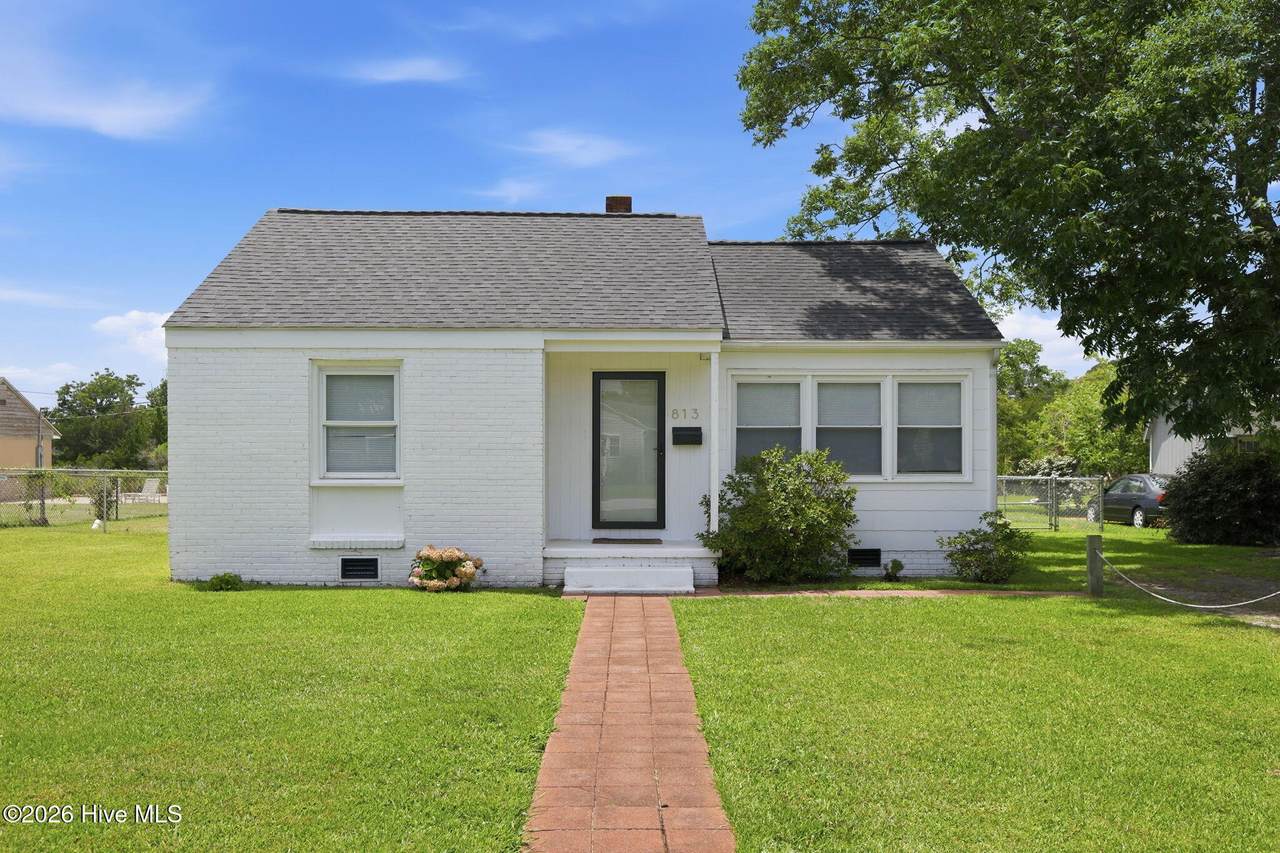 813 20th Street - Photo 1