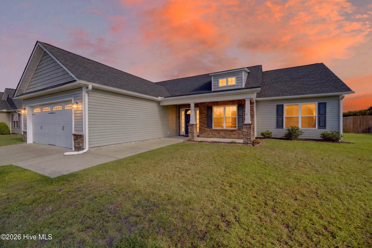 425 Meadowlark Drive - Photo 1