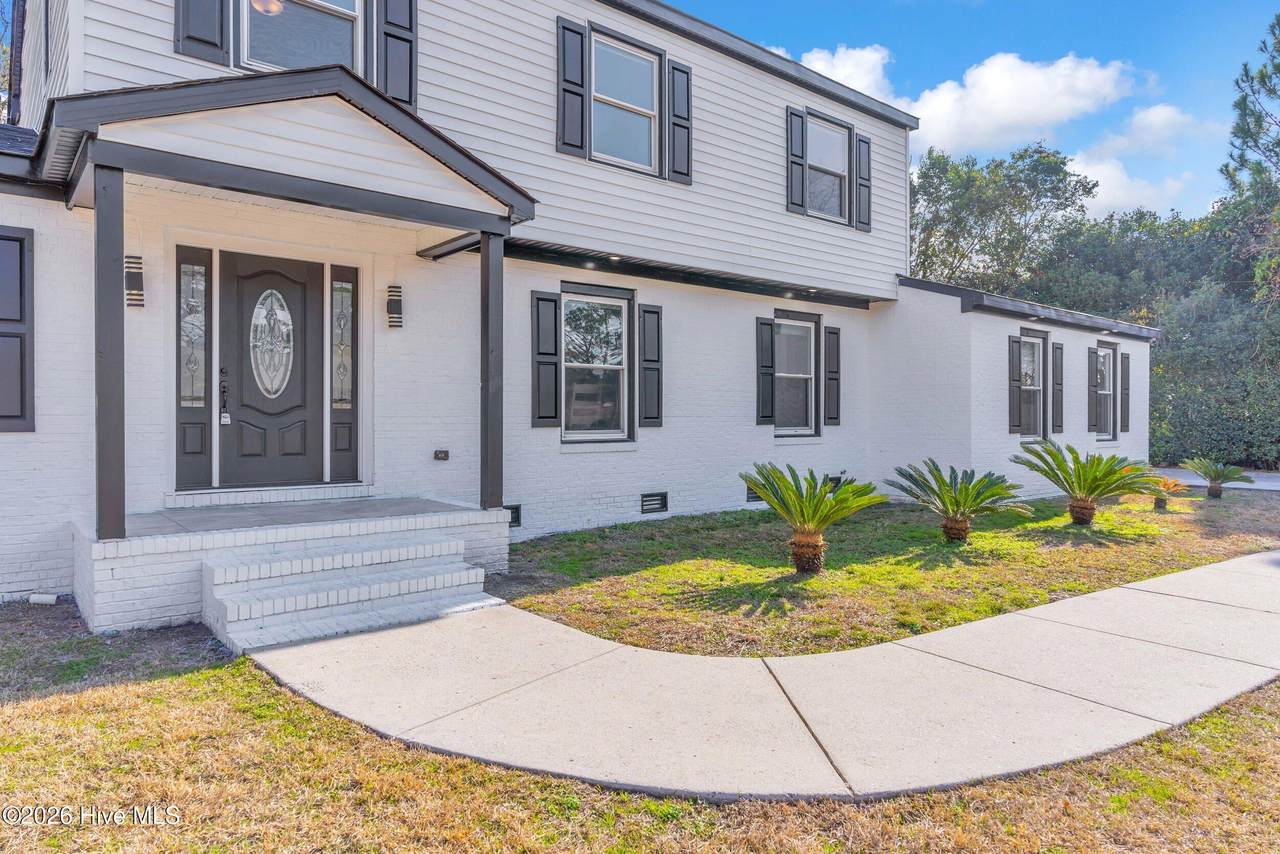 122 Devonshire Lane - Photo 1