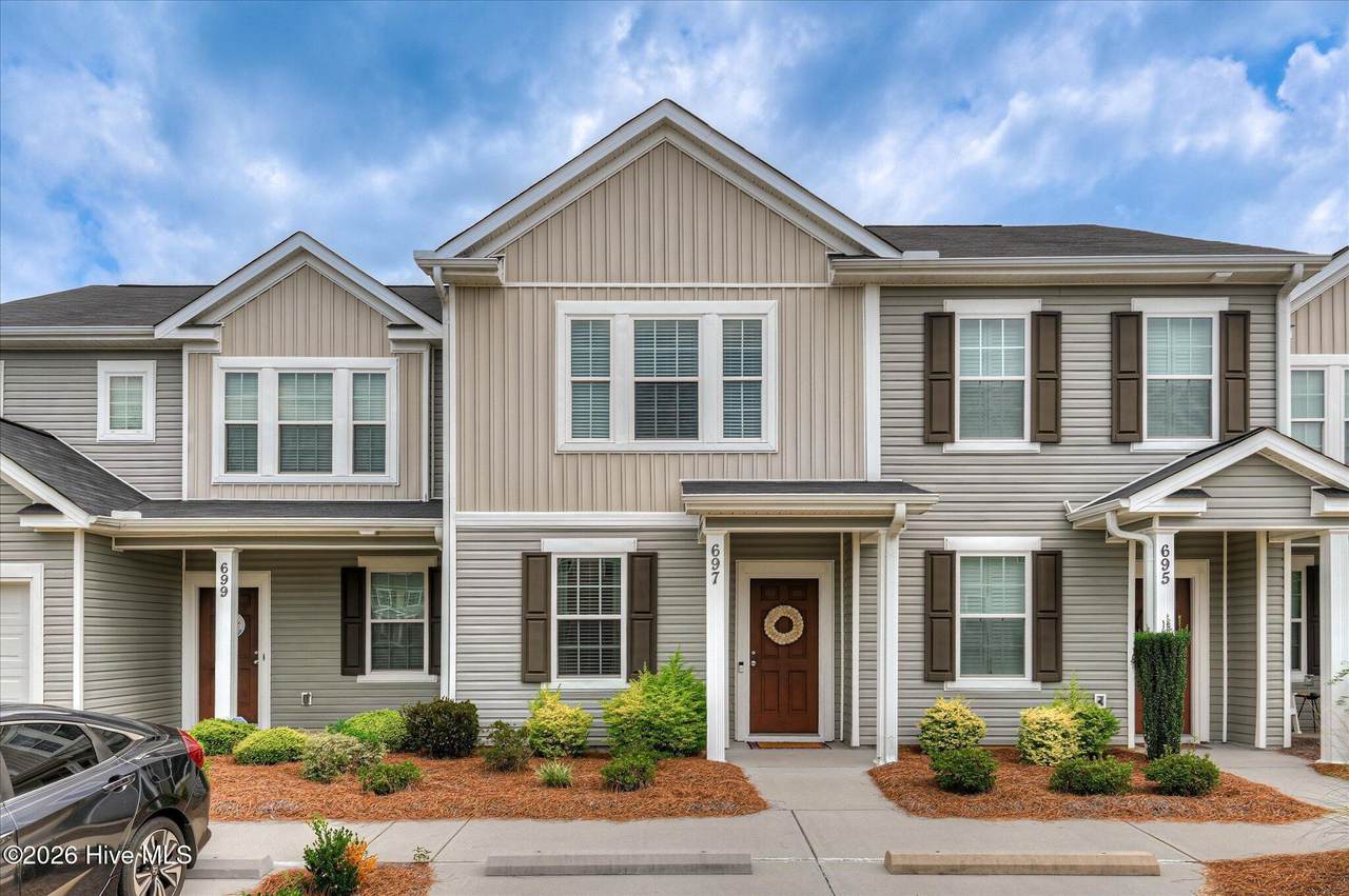 697 Aberdeen Circle - Photo 1
