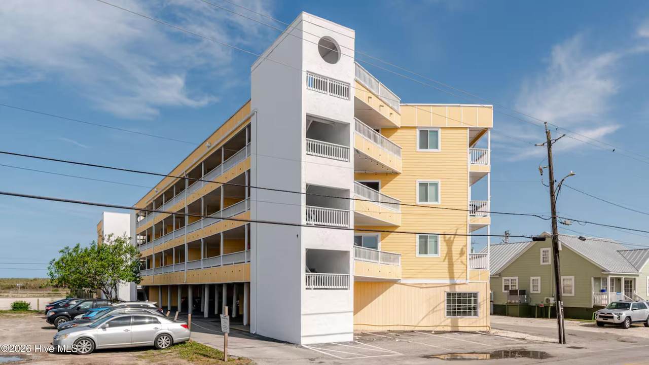302 Canal Drive - Photo 1
