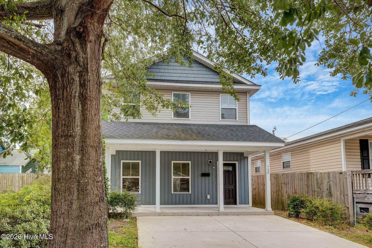 720 9th Street - Photo 1
