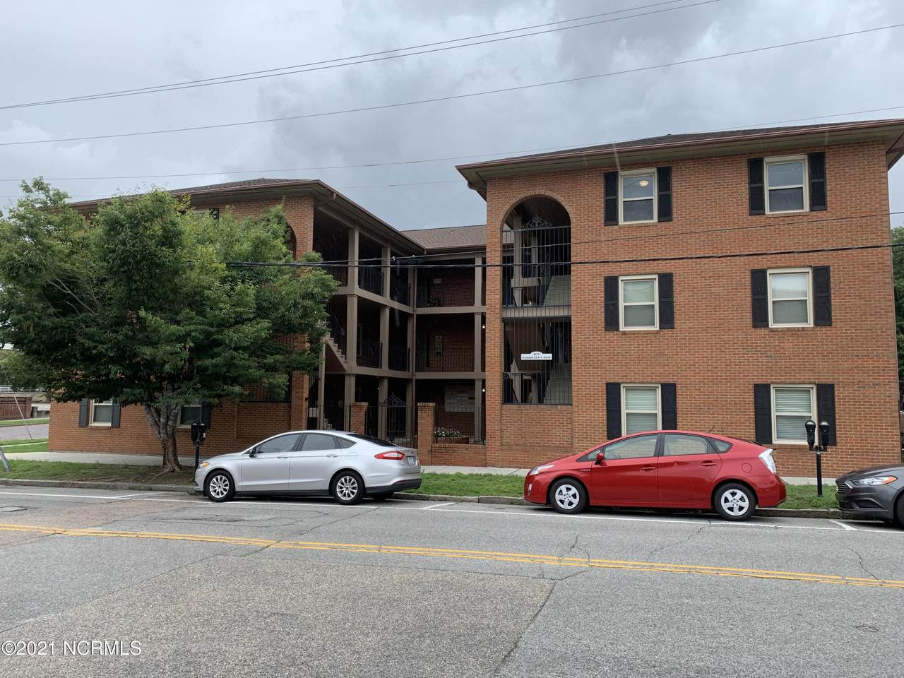 401 Chestnut Street - Photo 1