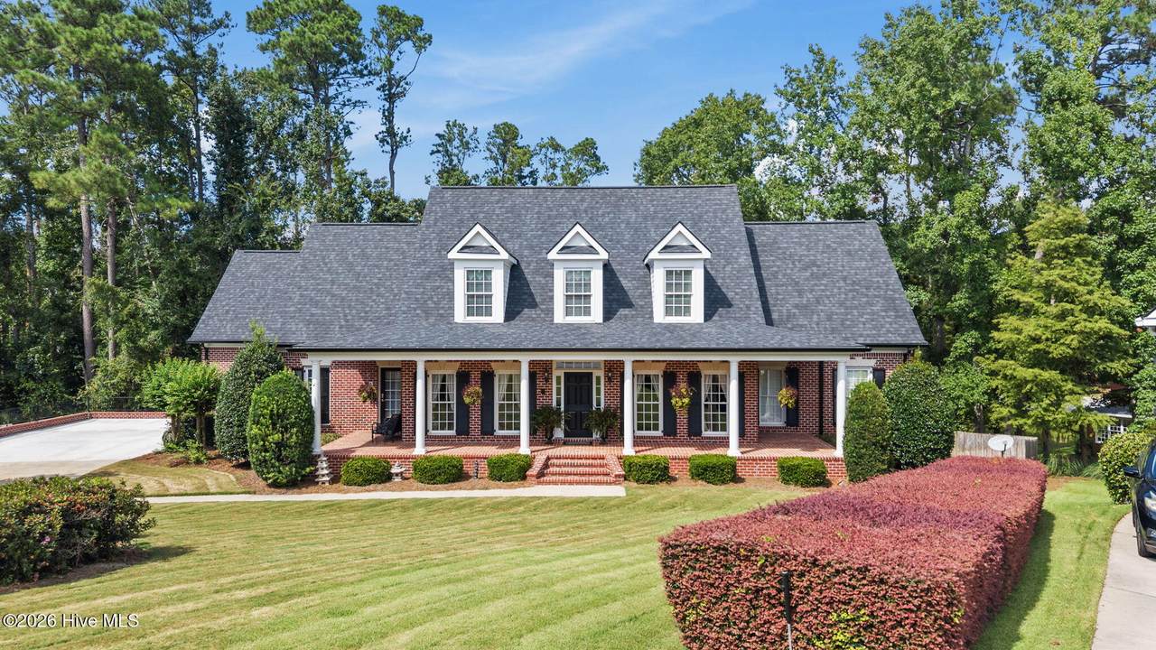 220 Shady Oaks Court - Photo 1
