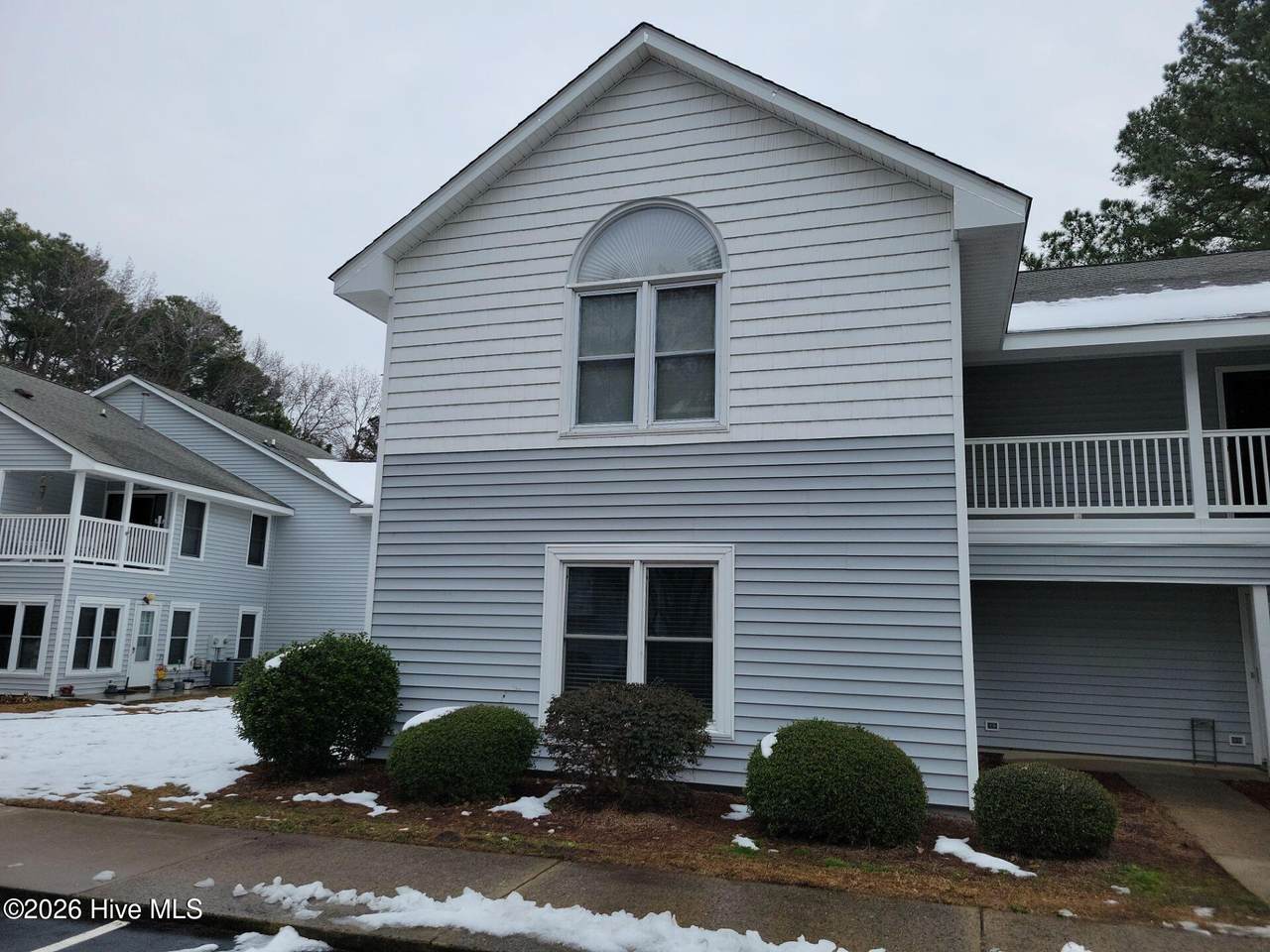 122 Victoria Court - Photo 1