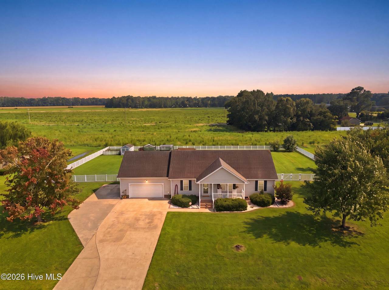 107 Palomino Court - Photo 1