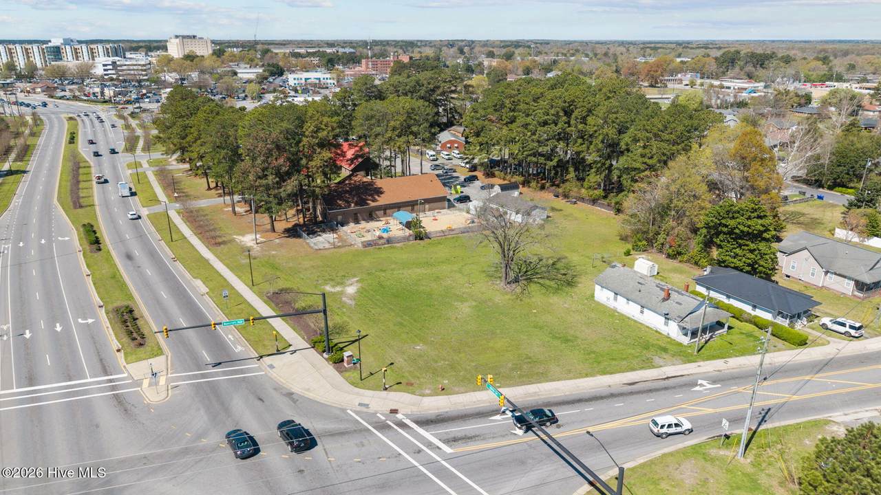 1006 Bancroft Avenue - Photo 1