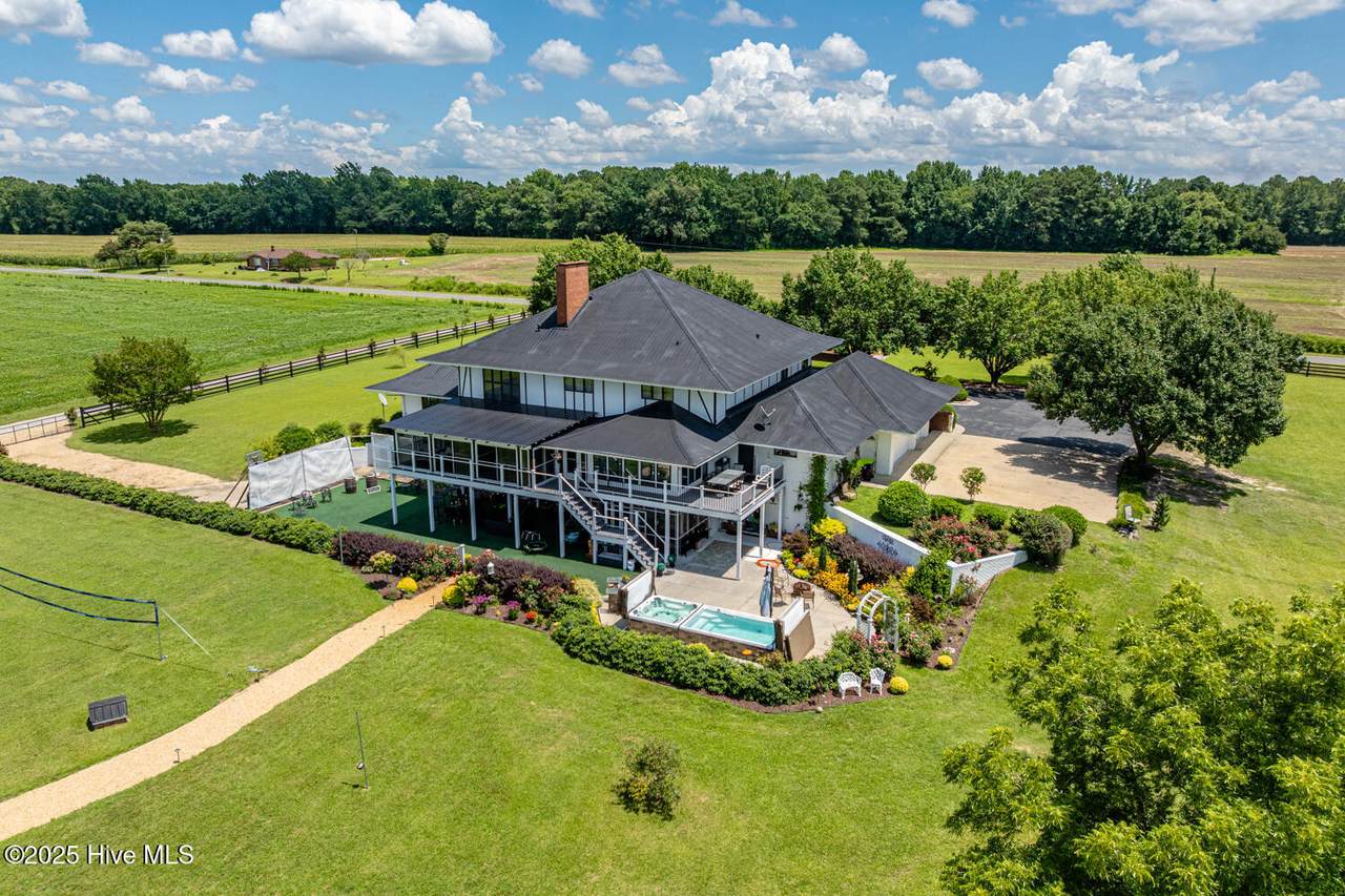 410 Barefoot Road - Photo 1