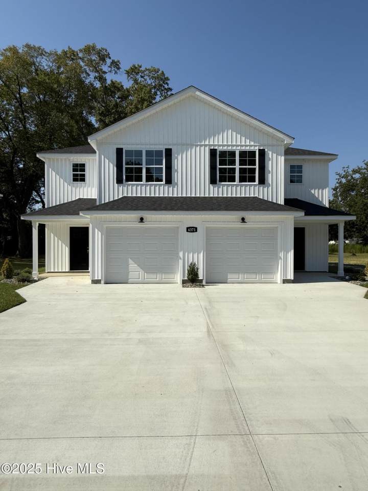 4371 West Pine Street - Photo 1