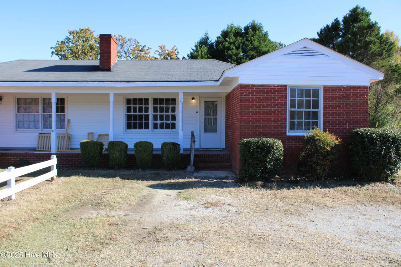 398 Englewood Drive - Photo 1