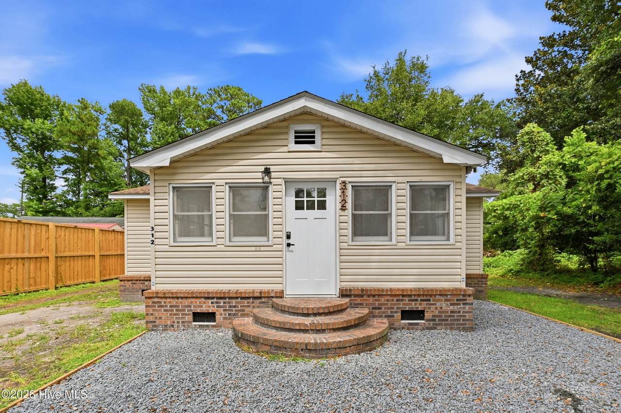 312 Sycamore Street - Photo 1