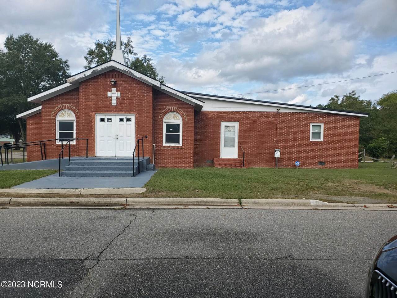 524 Roseville Street - Photo 1