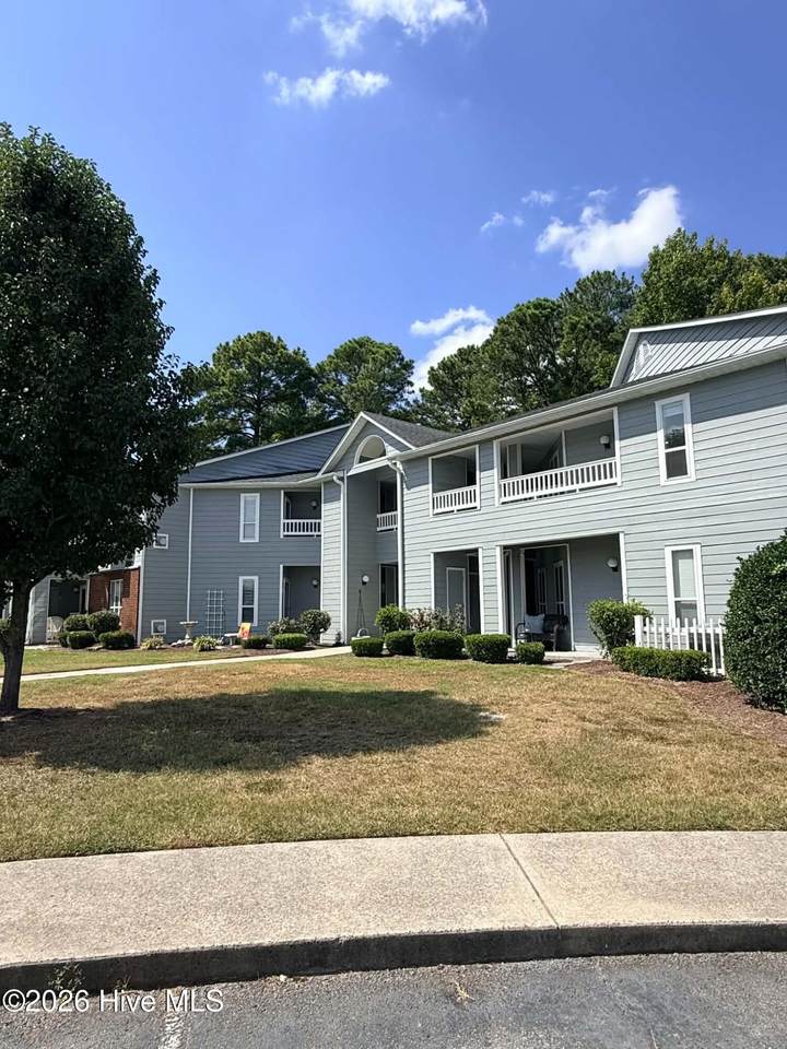 110 Breezewood Drive - Photo 1