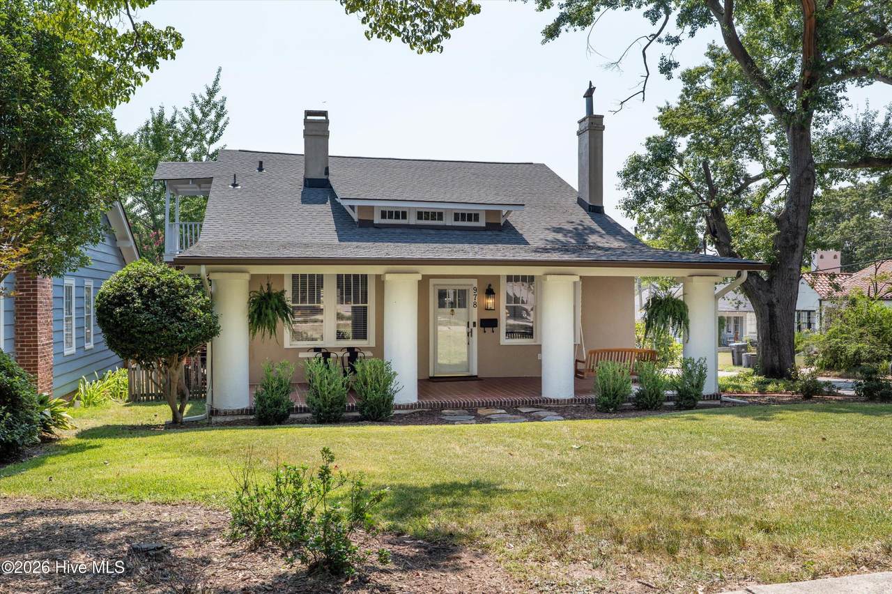 978 Heard Avenue - Photo 1